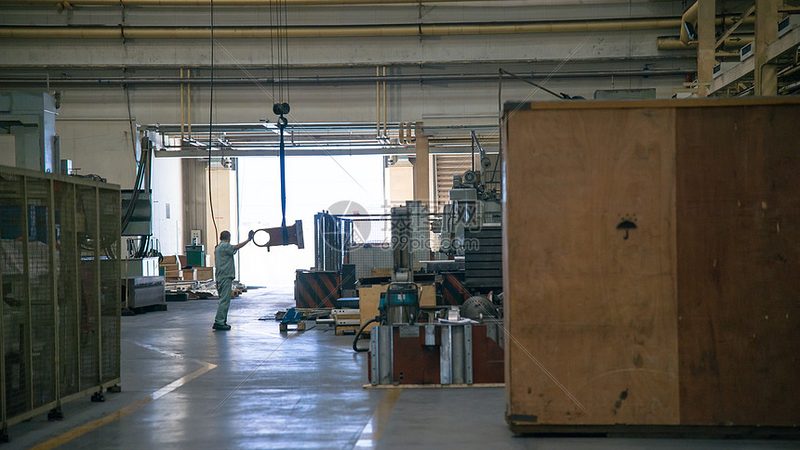小型数控机械制造设备：型号参数解析与选型逻辑